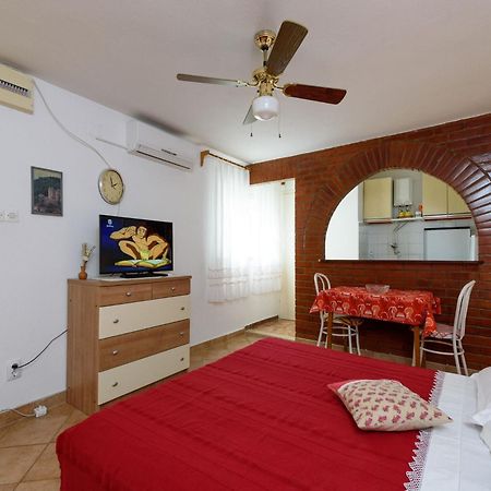 Apartments Mihaela Traù Esterno foto